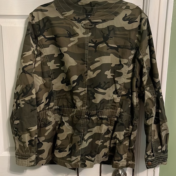Camouflage Jacket - Picture 4 of 5